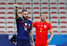 3-0. Mbappé y Griezmann eclipsan la vuelta de Benzema, que falló un penalti