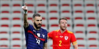 3-0. Mbappé y Griezmann eclipsan la vuelta de Benzema, que falló un penalti