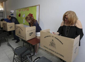Hondureños radicados en EE. UU. ven como una burla el plan para el registro electoral