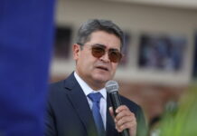 El presidente Hernández anuncia que será él quien tomará la decisión del aumento al salario mínimo