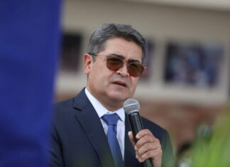 El presidente Hernández anuncia que será él quien tomará la decisión del aumento al salario mínimo