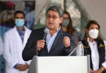 Aprovechar la tragedia humana para sacar ganancia política atacando la vacunación, es inaceptable, dice Presidente Hernández