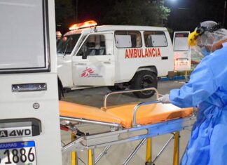 Ante la falta de medios en el Sistema de Salud, Médicos Sin Fronteras continua realizando el traslado de pacientes graves con Covid-19 de forma gratuita