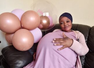 Una mujer dio a luz a diez bebés en un solo parto e impone récord mundial