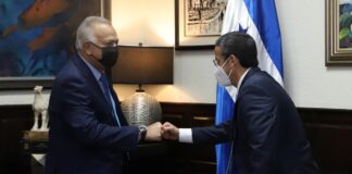 Mauricio Oliva se reúne con representante del BID para hablar del proyecto Agentes digitales