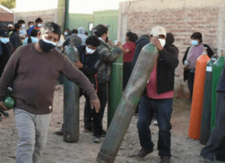 La desesperación por conseguir oxígeno medicinal ahoga al centro de Bolivia