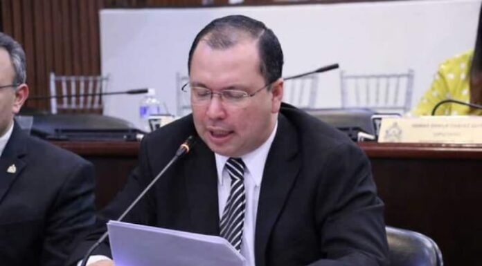 El lunes se realizarán las conclusiones de la audiencia inicial del diputado Ekónomo
