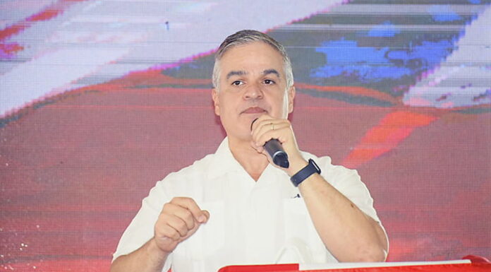 Jueza del tribunal de sentencia solicita al CNE la inhabilitación del candidato a la presidencia, Yani Rosenthal