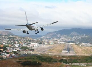 Exministro de Turismo dice que el aeropuerto de Toncontín debería seguir operando aunque Palmerola entre en función
