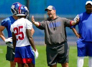 Entrenadores de la NFL motivan a sus jugadores en el uso de vacuna anticovid