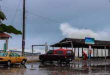 Tormenta Enrique se debilita en su avance hasta península de Baja California