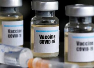 Epidemiólogo pide al gobierno dejar de politizar vacunación contra la COVID-19