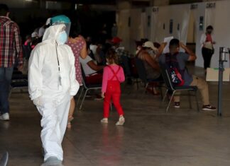 Médicos preocupados por alza de casos de covid y lenta vacunación en Honduras