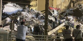 Familiares de desaparecidos en el derrumbe del edificio en Miami, se encuentran entre la oración y esperanza