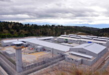 Comisión ad hoc debe intervenir centros penales