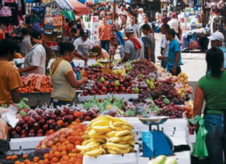 Locatarios de mercados capitalinos piden ser vacunados contra el Covid-19