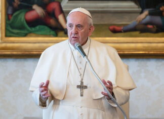 El papa Francisco condena la matanza en Burkina Faso y dice que África necesita paz