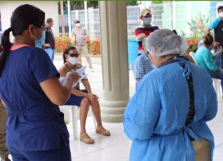 Equipo médico del triaje de La Ceiba exigen cuatro meses de pago salarial