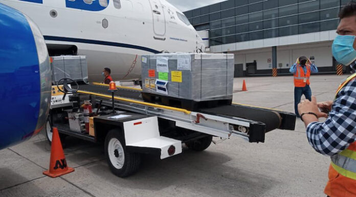 Entre el 15 y 16 de junio llegan al país 400 mil dosis de las vacunas AstraZeneca y Pfizer, según la Sesal