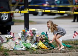 Tiroteo en un supermercado de Florida deja tres muertos, entre ellos un niño