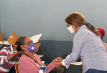 Vacunan contra el Covid-19 a adultos mayores de 60 años y sector turismo en Valle de Ángeles y Santa Lucía