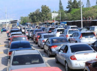 La Sesal habilitará un sistema de citas para vacunación vehicular en la UNAH