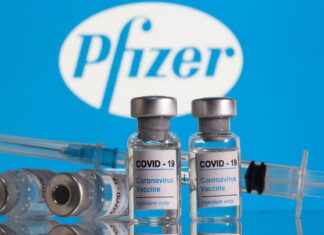 Pfizer dice que tercera dosis puede mejorar protección contra variante delta