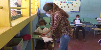Docentes vacunados con segunda dosis podrán iniciar clases semipresenciales en agosto indica ministro de educación