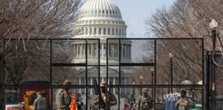 Una valla negra vuelve a rodear al Capitolio de EE. UU. ante protesta del sábado