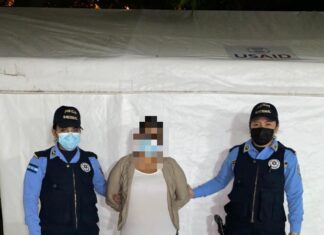 Prófuga de la justicia por más de 17 años es detenida por posesión y tráfico de droga