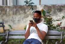 Sin nuevas protestas, Cuba pendiente de los detenidos y regreso de internet