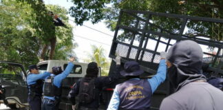 Decomisan cargamento de supuesta cocaína en Colón