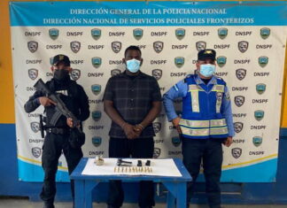 Por la comisión del delito de tráfico de droga y porte ilegal de armas una persona es detenida