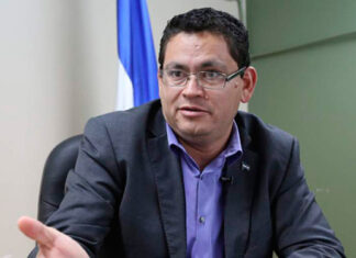 Revocan el sobreseimiento al exministro Marlon Escoto en caso de usurpación de tierras