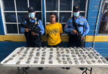 Con 90 envoltorios de supuesta marihuana sujeto es arrestado en la zona norte