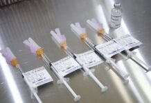 La vacuna de AstraZeneca es «altamente eficaz» ante variantes beta y delta