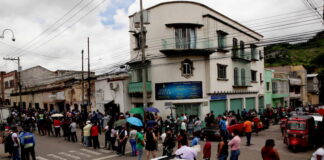 Gran afluencia de locatarios de mercados capitalinos para vacunarse