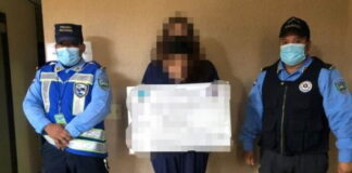 Capturan a una mujer con al menos 285 mil lempiras en el aeropuerto de Roatán