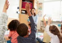 Los estudiantes y profesores vacunados en EE UU no necesitarán mascarillas