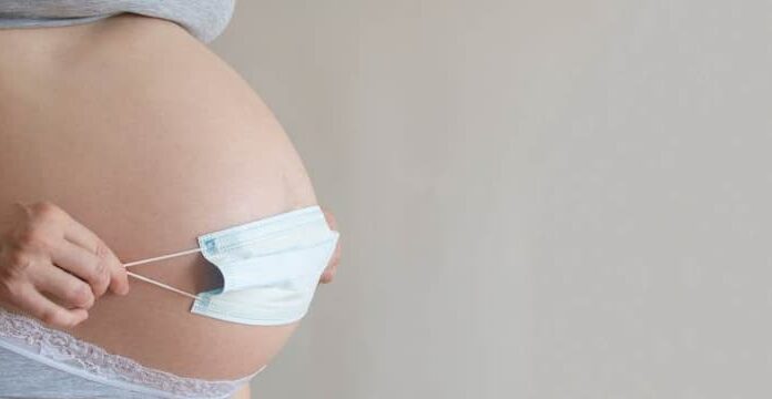 Mujeres embarazadas siguen siendo afectadas por el Covid-19