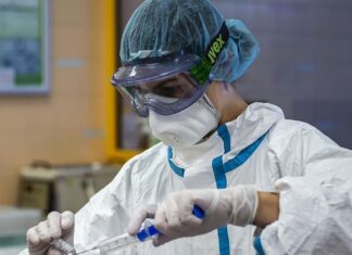 Se reduce la muerte de enfermeras por Covid-19 en un 82% según la ANEEAH