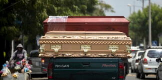 La industria funeraria reporta un aumento del 30% en la demanda de ataúdes ante las muertes por Covid-19 en Honduras
