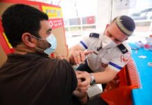 Israel autoriza la tercera dosis de la vacuna para mayores de 60 años