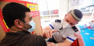 Israel autoriza la tercera dosis de la vacuna para mayores de 60 años