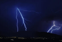 Cuatro menores resultan con graves quemaduras por la caída de un rayo en una vivienda en Santa Bárbara