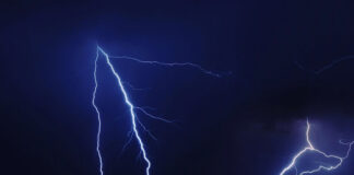 Cuatro menores resultan con graves quemaduras por la caída de un rayo en una vivienda en Santa Bárbara