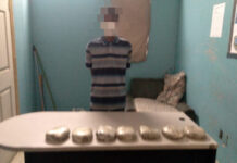 Dos personas son capturadas por agentes policiales durante patrullajes acusadas de tráfico de droga y maltrato familiar