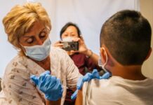 El Salvador comenzará a vacunar contra la covid-19 a adolescentes de 12 años