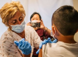 El Salvador comenzará a vacunar contra la covid-19 a adolescentes de 12 años