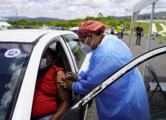 La ministra de salud afirma que un total de 20 mil transportistas serán vacunados en todo el país